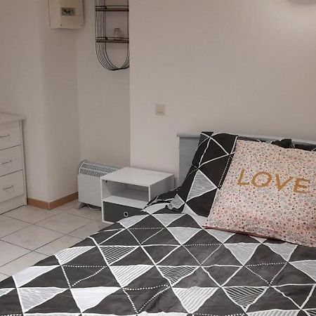 Tres Belle Appartement F1 Bis Perpignan Exterior photo